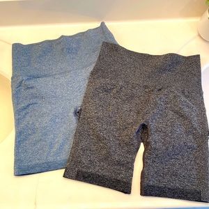 Set of 2 scrunch booty shorts